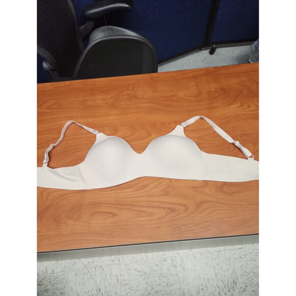 Warner's Beige Neutral-Toned Wire-Free Bra Size 38C - Picture 1 of 8